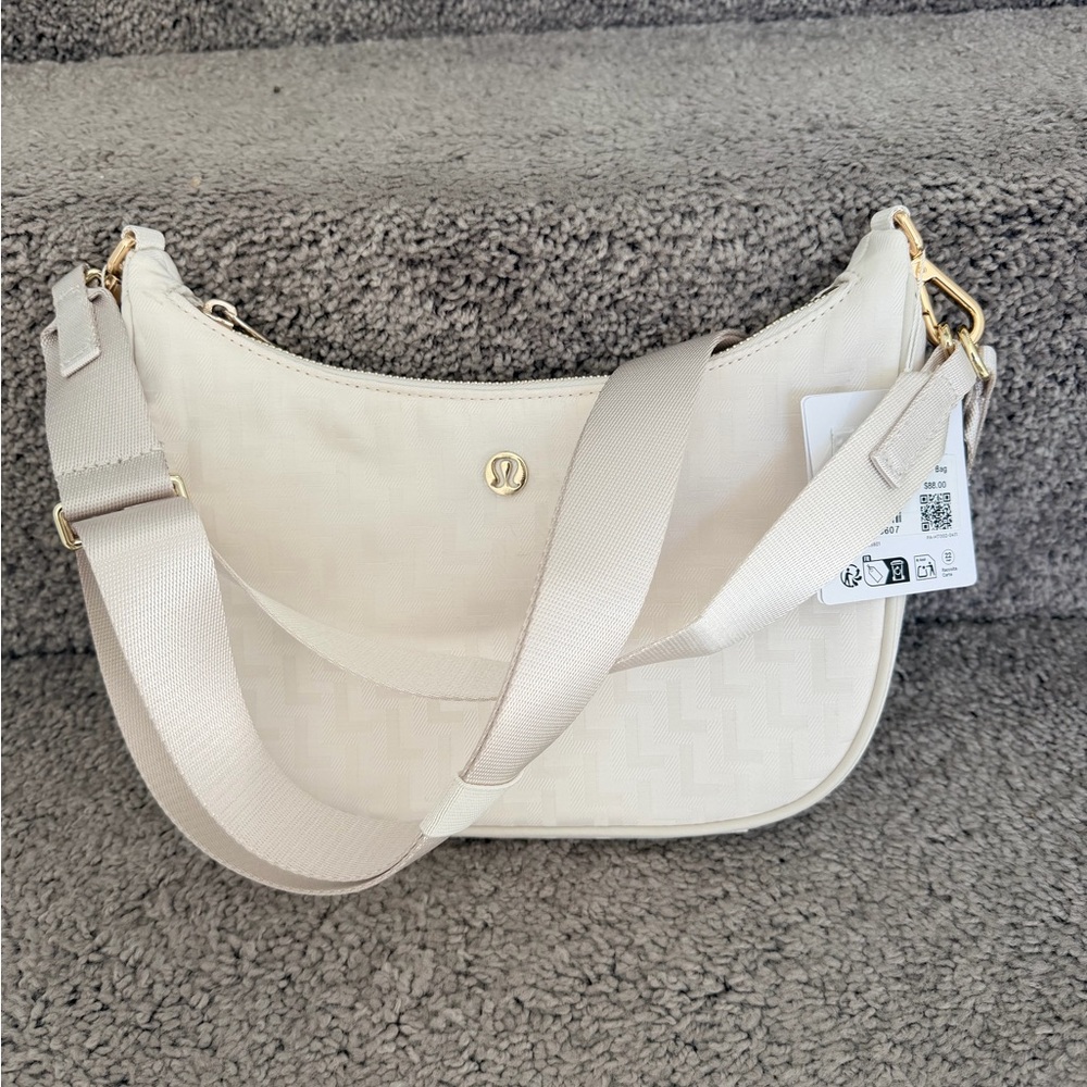 Lululemon Athletica Cream Shoulder Bag